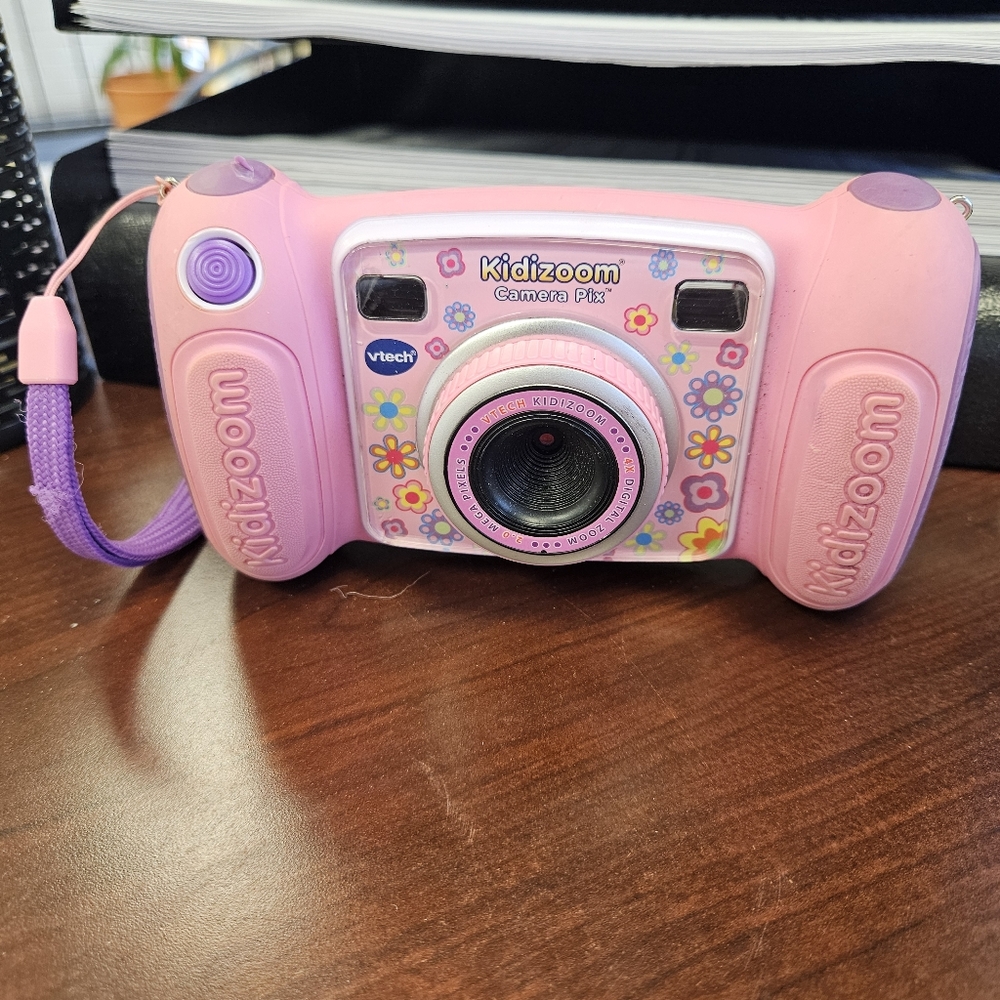 Pink and Purple KidiZoom Camera by VTech